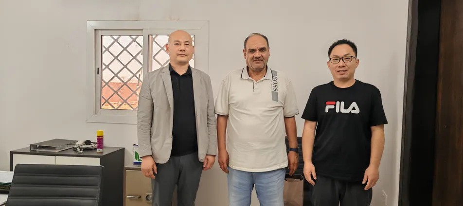 CAS 110-01-9 Dust-Proof Epoxy Floor Paint for Warehouse Factory Concrete Environment